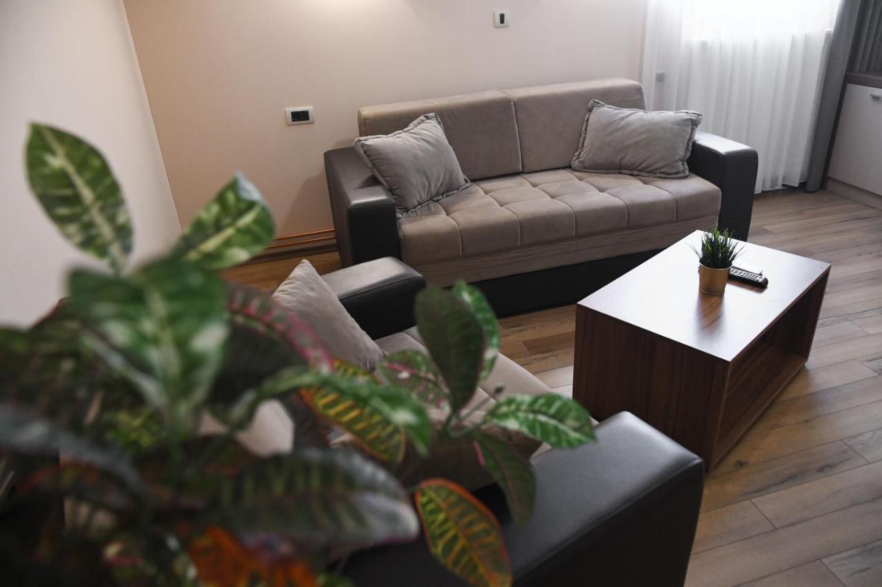 Garden Hotel 2*